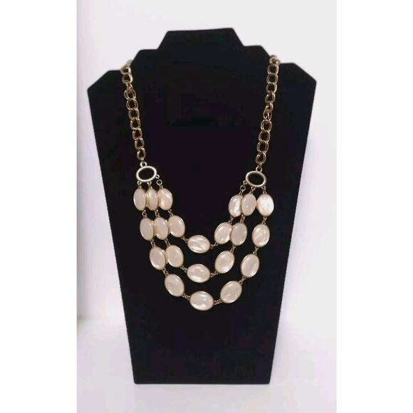 Talbots Necklace 3 Strands Mother Of Pearl Style Oval Cabochons Goldtone Signed - Picture 2 of 8